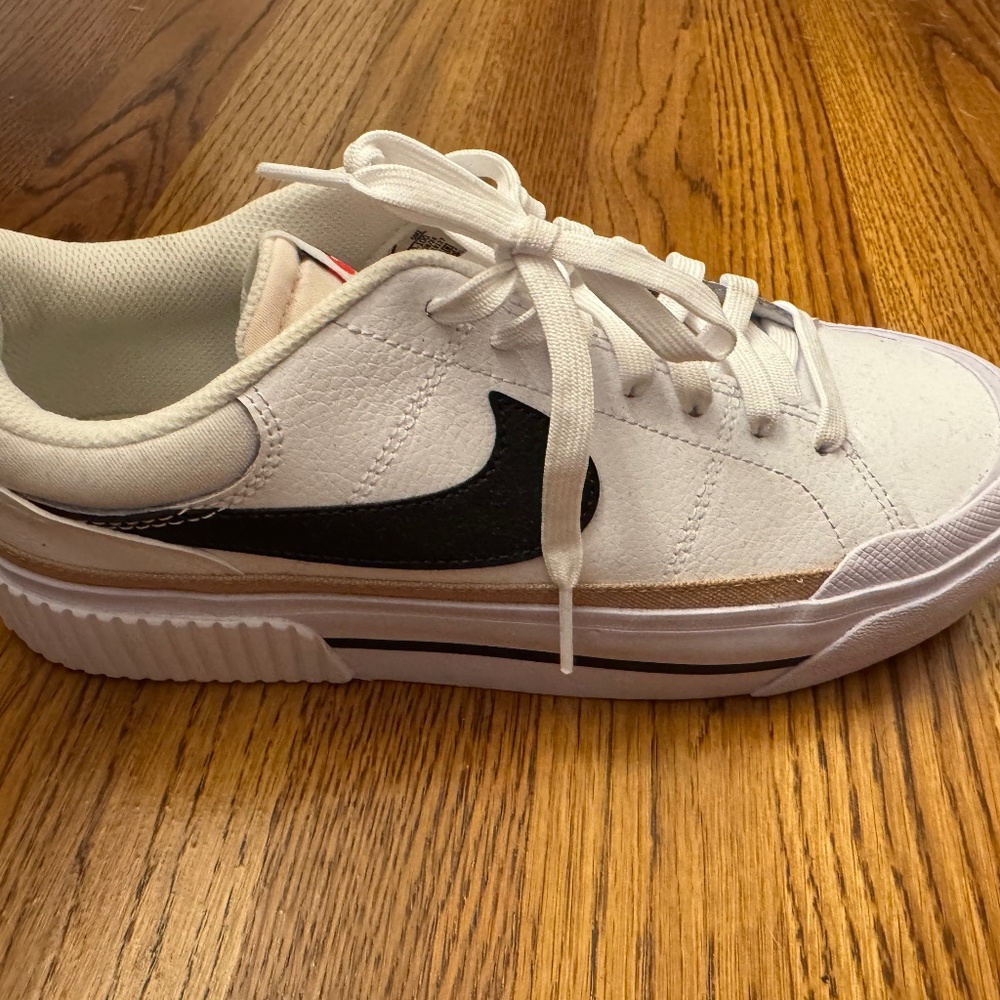 Nike court legacy